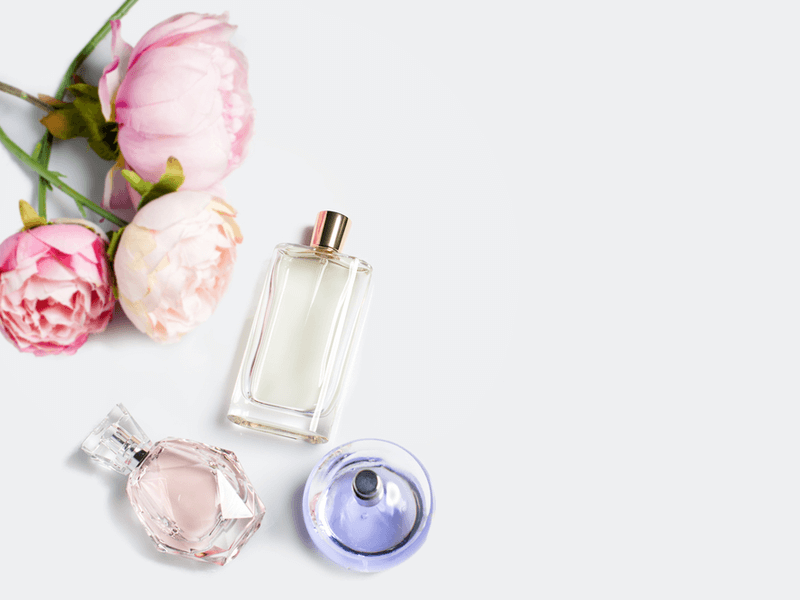 可愛らしさを演出するフローラルな香りの秘密は？おすすめフローラル系香水21選