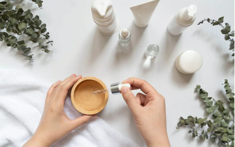 香水の使用期限は何年？劣化の目安と正しい保管方法、活用術まで